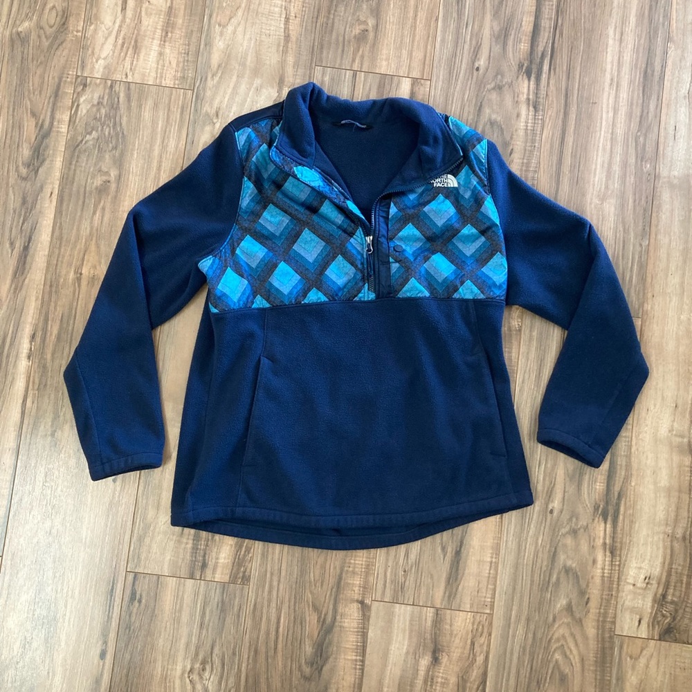The North Face fleece 1/2 zipper pullover. XL